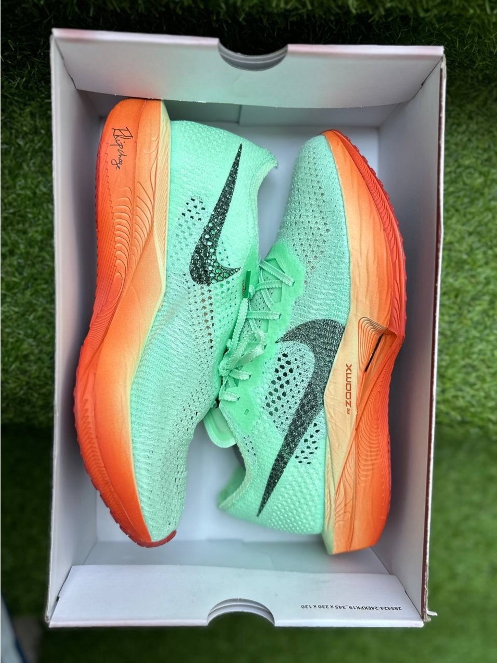 Running shoes Nike ZoomX VaporFly NEXT% 3 FK Eliud Kipchoge Men's Road Racing